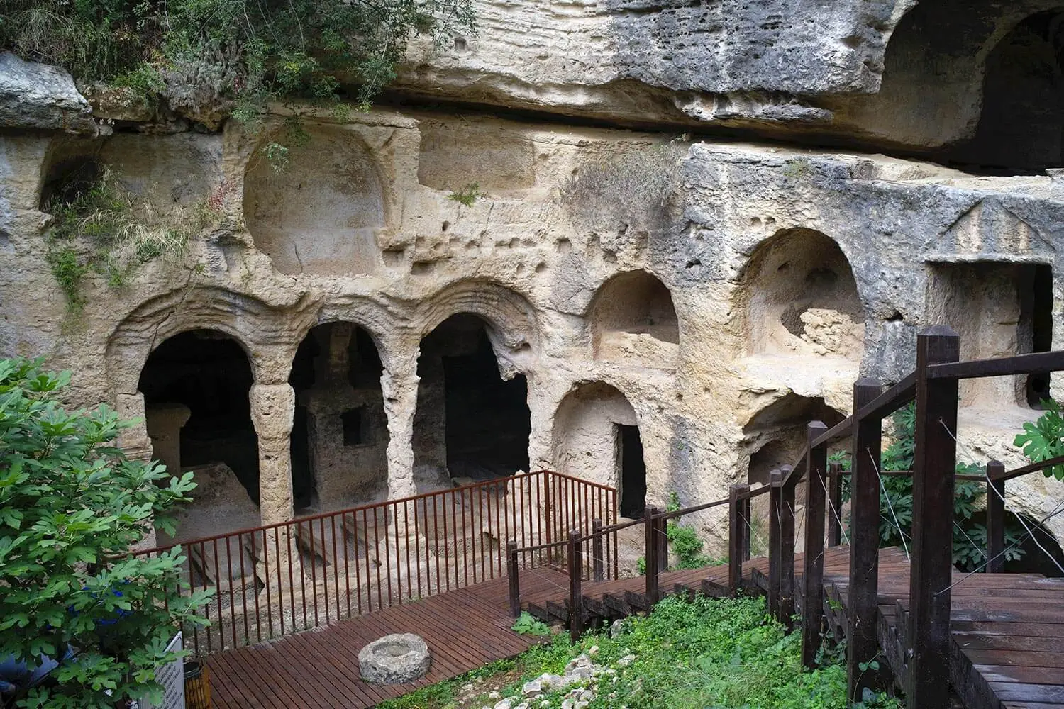 Arched rock tombs at Beşikli Cave