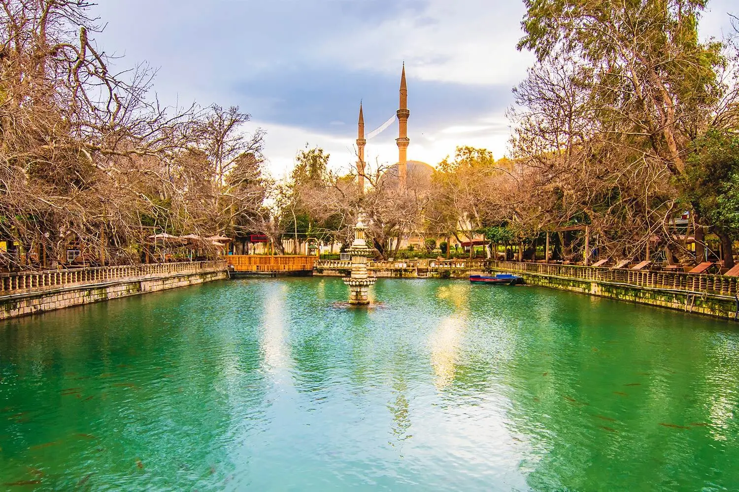 Green water and gardens around Balıklıgöl in Şanlıurfa