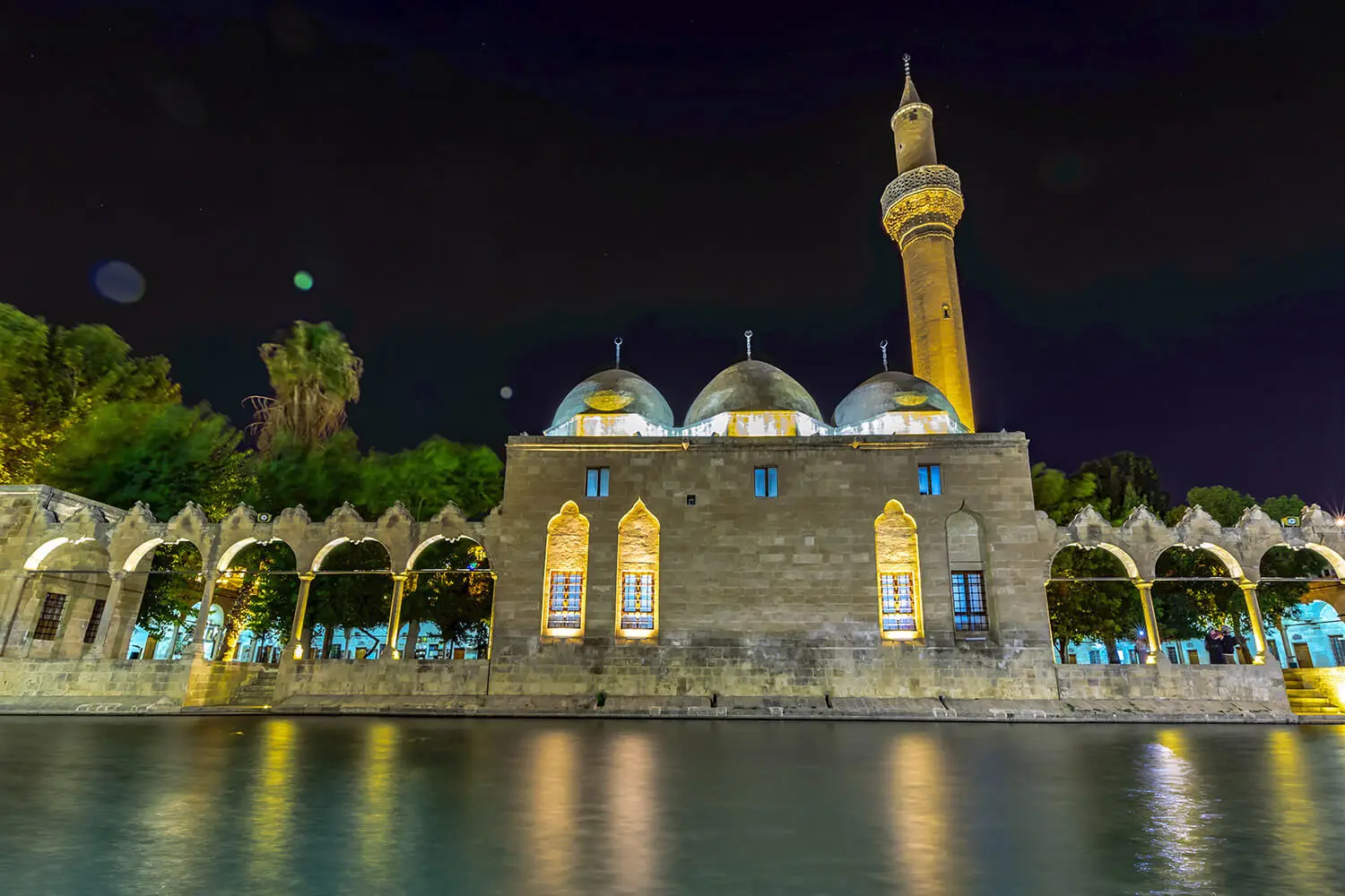 Halil-ür Rahman Mosque lit up at night