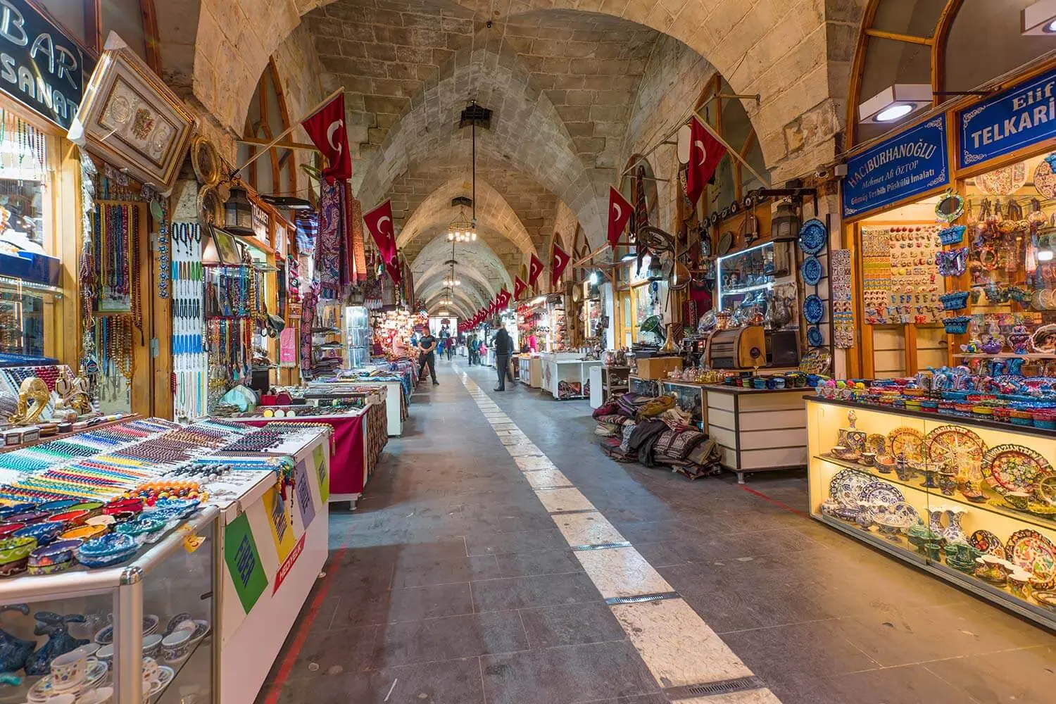 The long vaulted hall of the Zincirli Bedesten