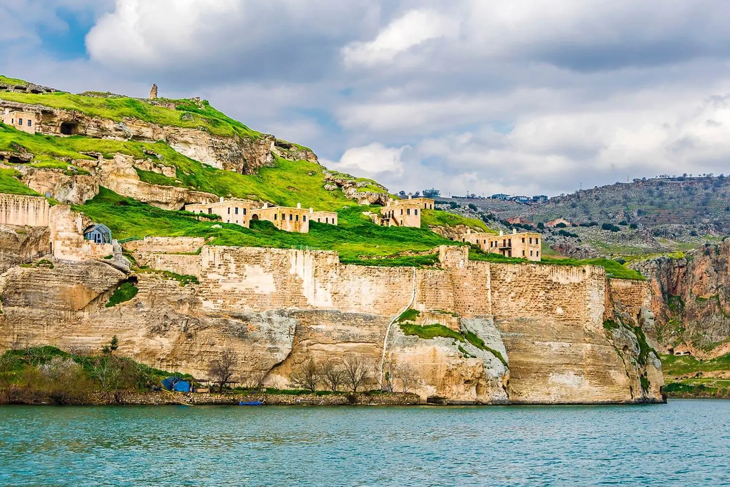 Rumkale's cliffs and fortifications on the Euphrates