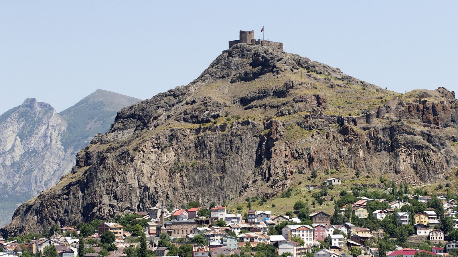 Şebinkarahisar Castle