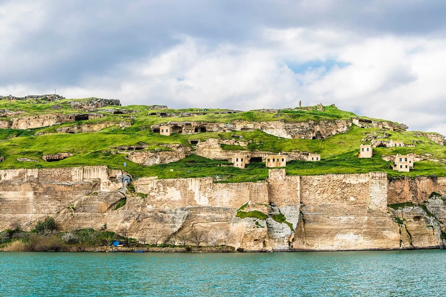 The walls of Rumkale above the river
